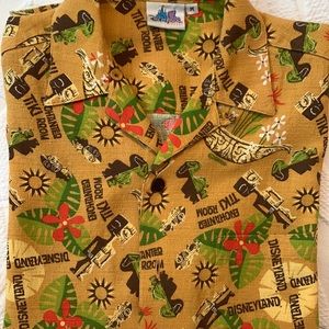 Disneyland Enchanted Tiki Room Hawaii camp shirt Medium *Excellent condition!